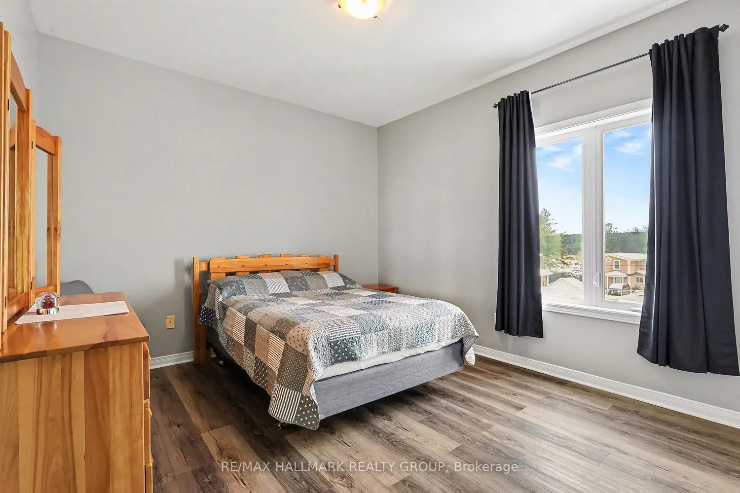 Additional image 13 of 1026 Laurier Street 208