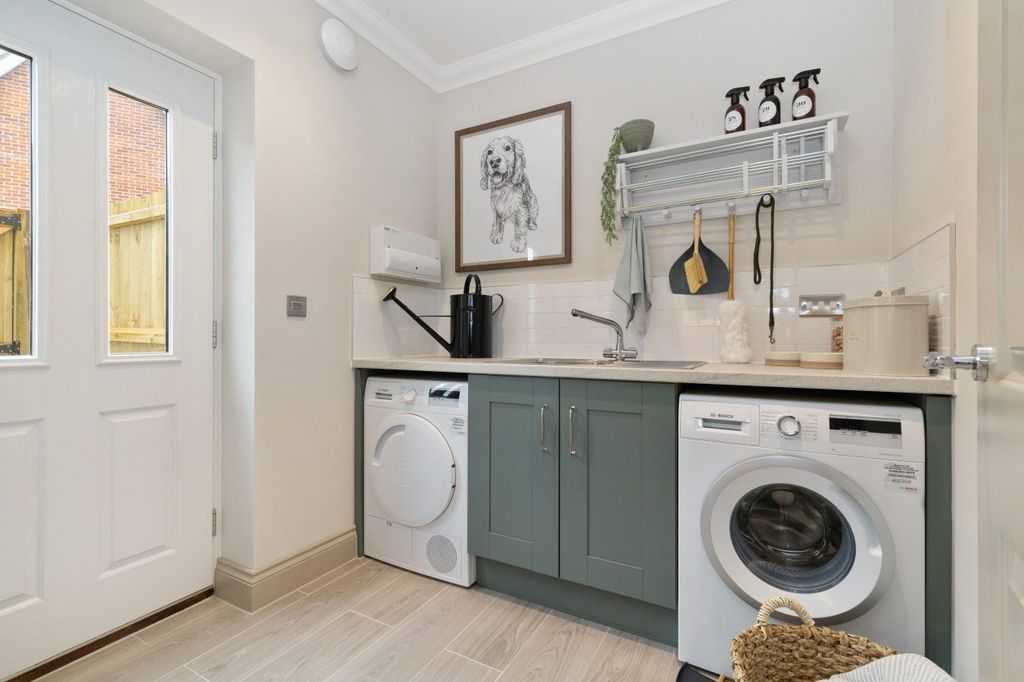 Additional image 3 of 5 bed detached house for saleFour Acre Drive, Houghton Conquest MK45