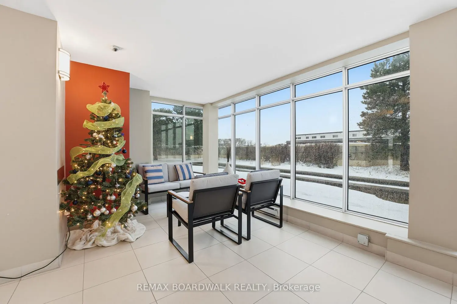 138 Somerset Street 908 photo 3
