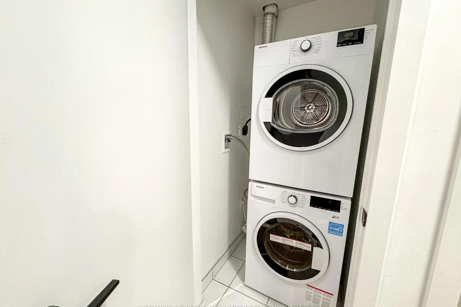 Additional image 15 of 20 Lagerfeld Drive 06