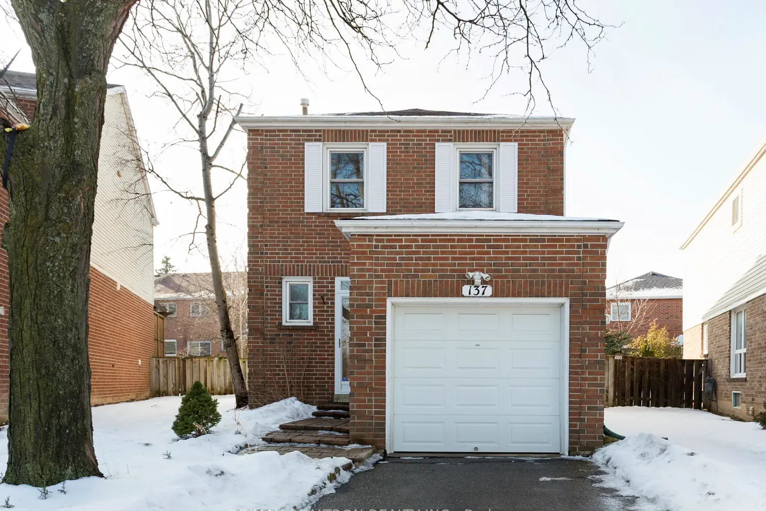 137 Glenmanor Way
