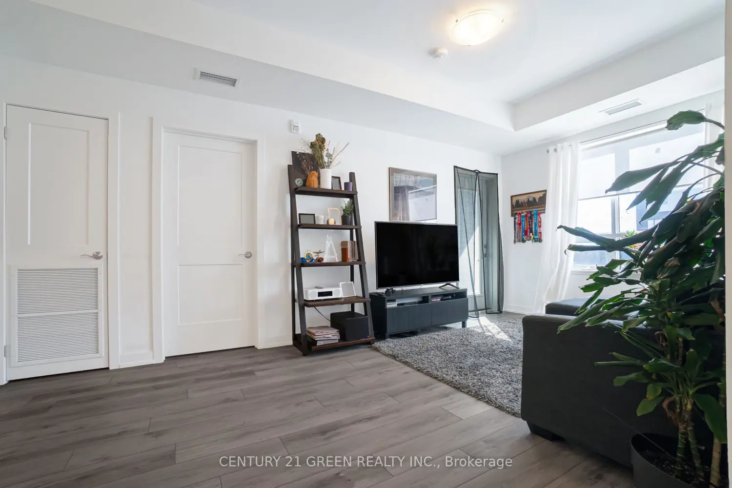 Additional image 9 of 255 Northfield Drive 407