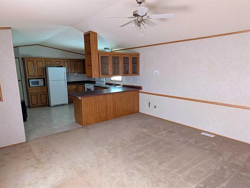 Additional image 2 of 211 Railway Avenue, Coaldale, AB, T1M 0A8