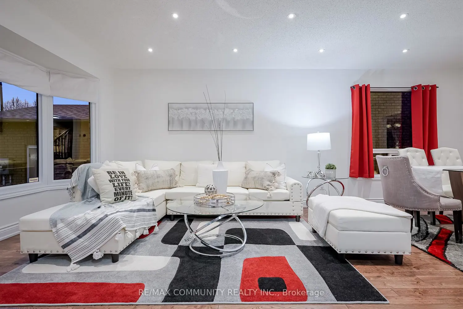 4 Edgerton Drive photo 3