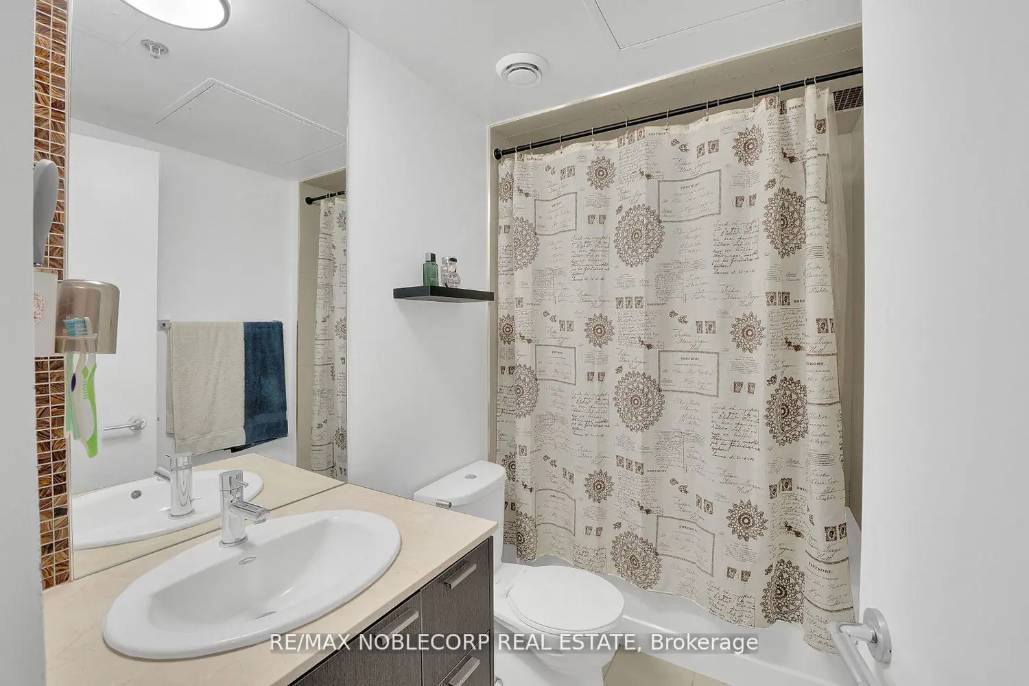 Additional image 15 of 375 King Street 810