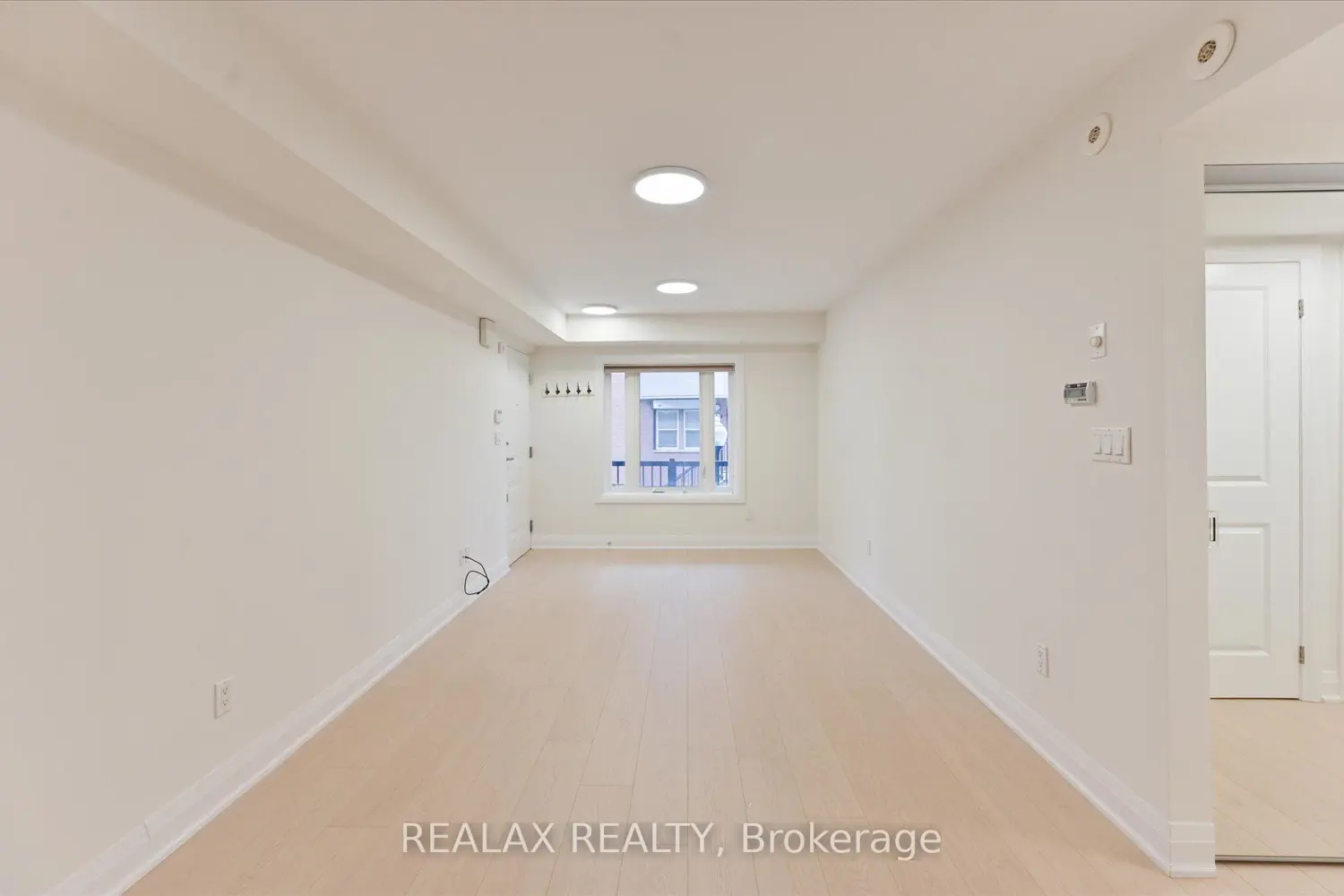 Additional image 6 of 320 John Street 207