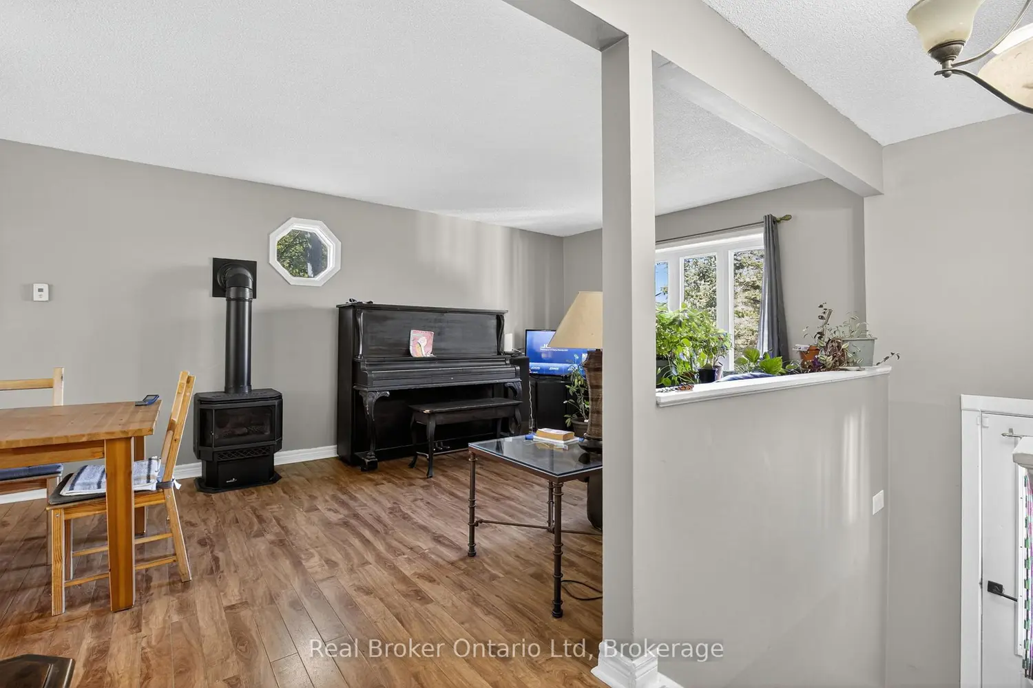 203 Knox Road photo 4