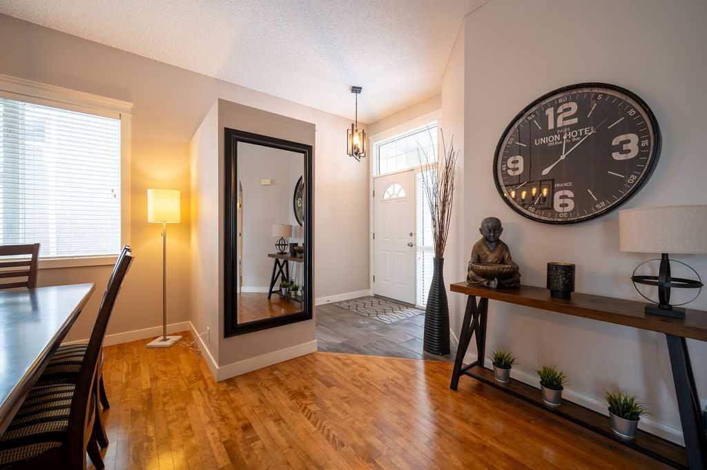 Additional image 6 of 45 Mt Gibraltar Heights SE, Calgary, AB, T2Z 3R2