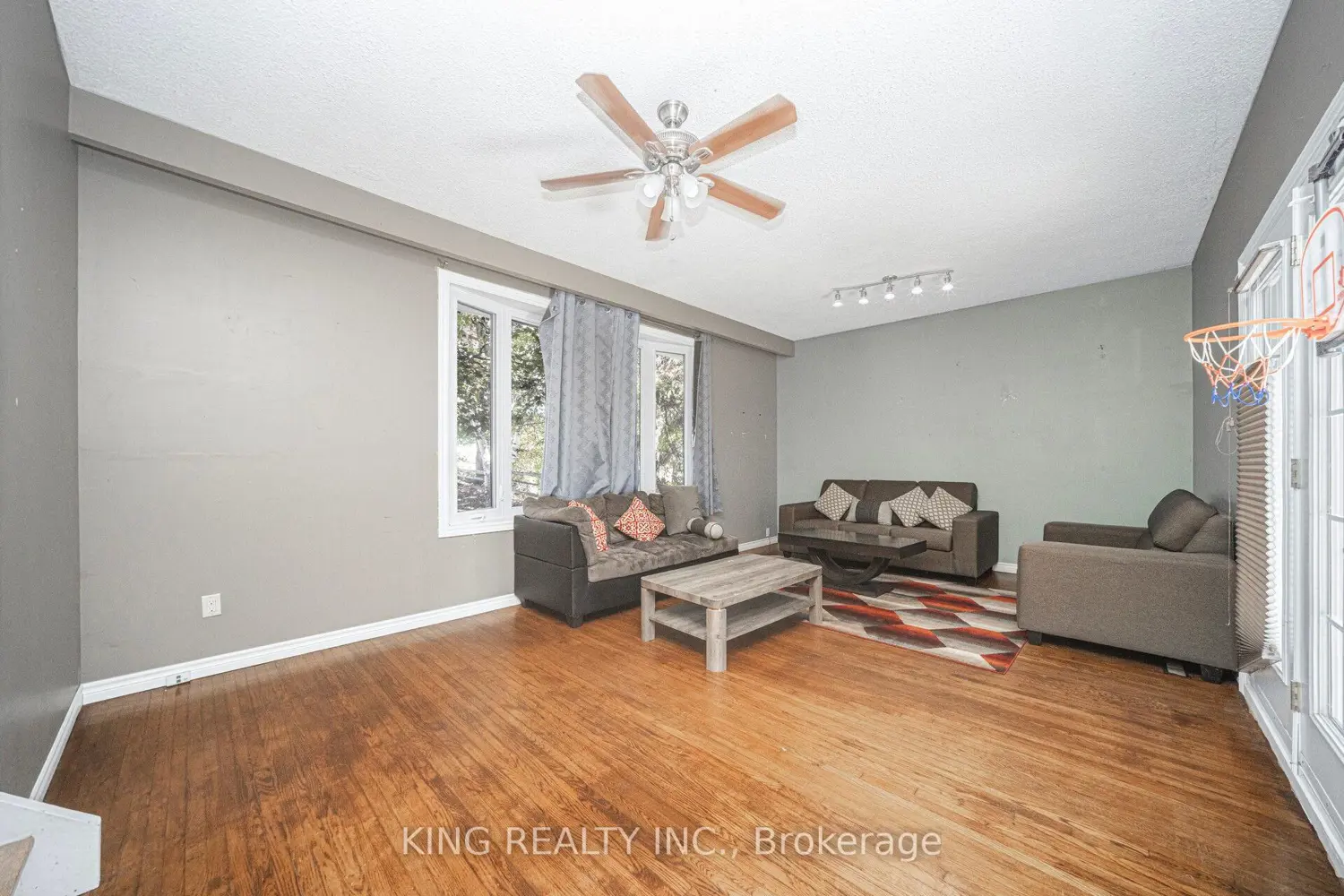 Additional image 2 of 5326 Ninth Line