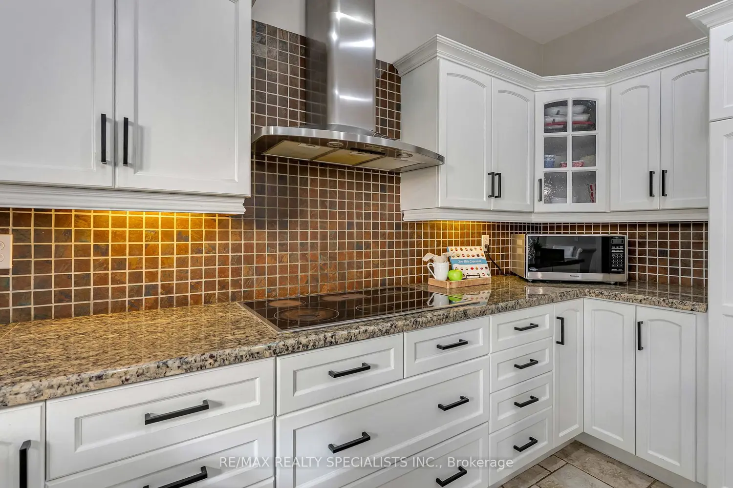 Additional image 10 of 18200 Mountainview Road