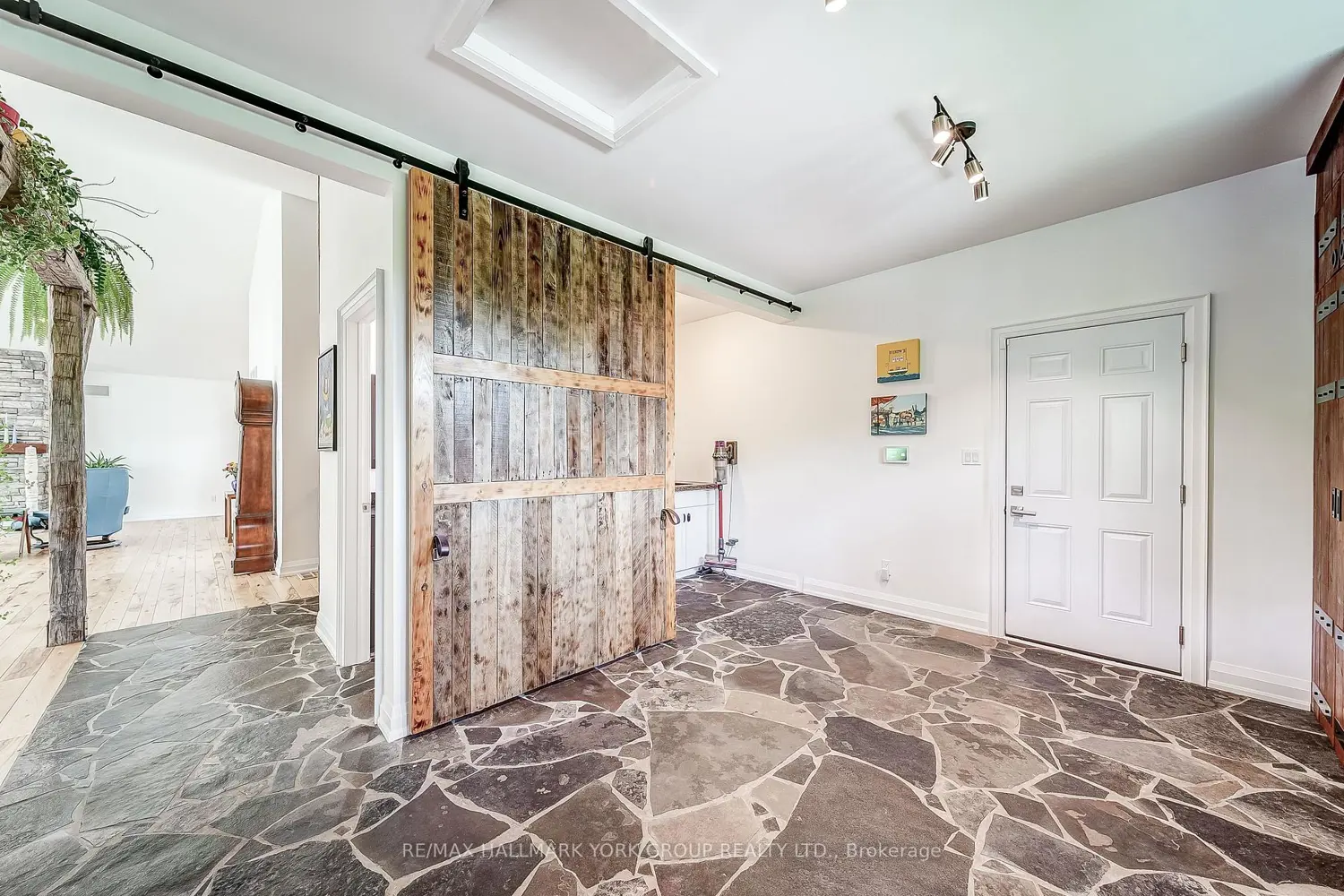 Additional image 8 of 118 Mennill Drive