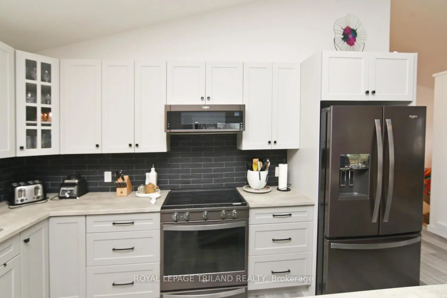 Additional image 6 of 9904 Lake Road