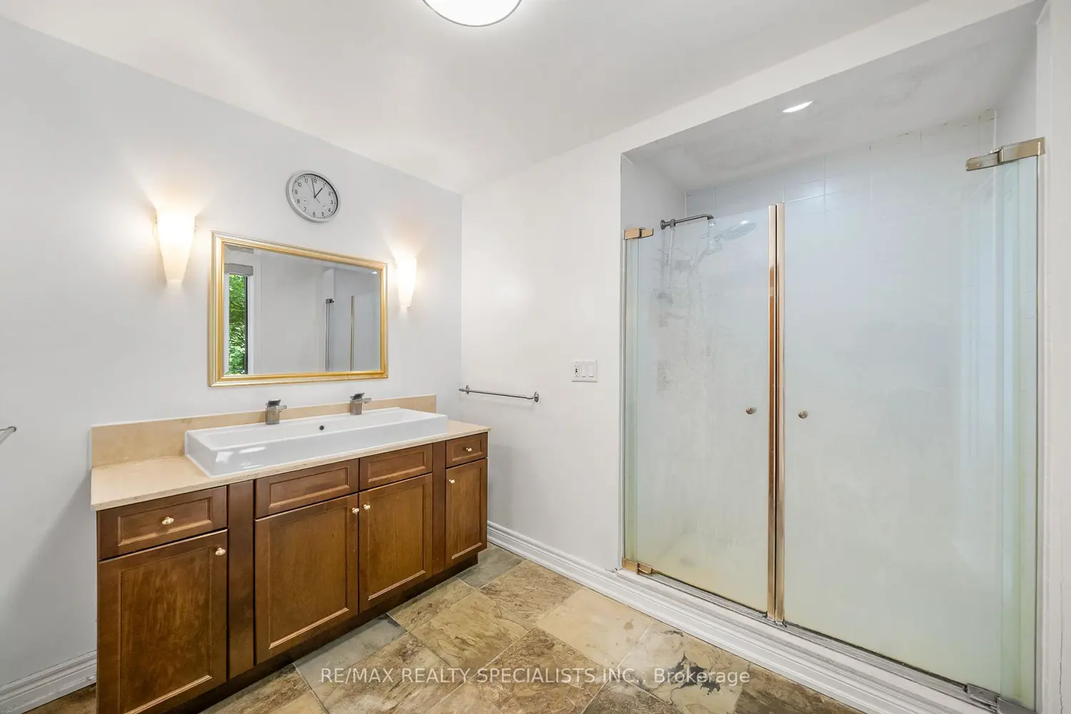 Additional image 10 of 15139 Rockside Road