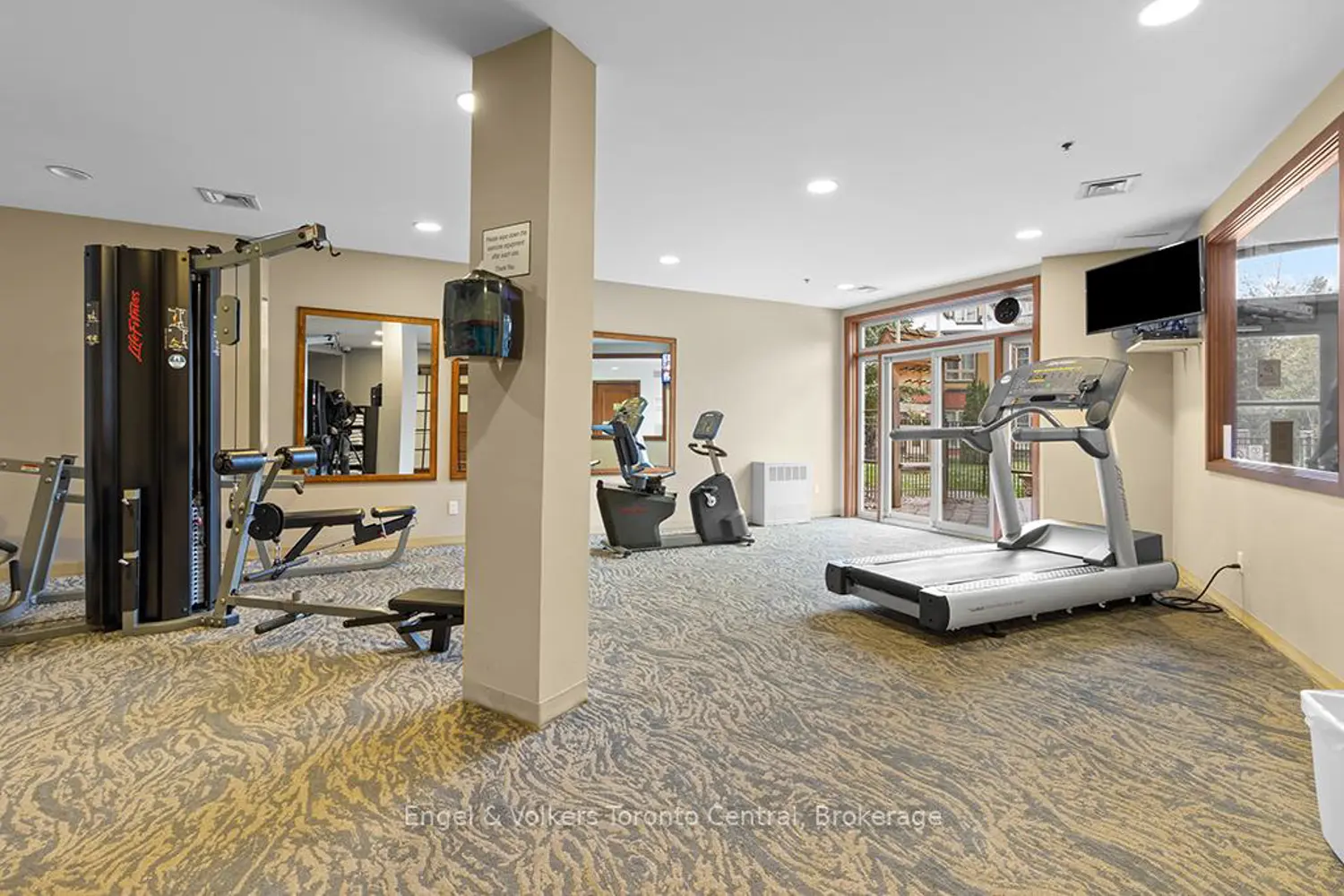 Additional image 19 of 156 Jozo Weider Boulevard 174