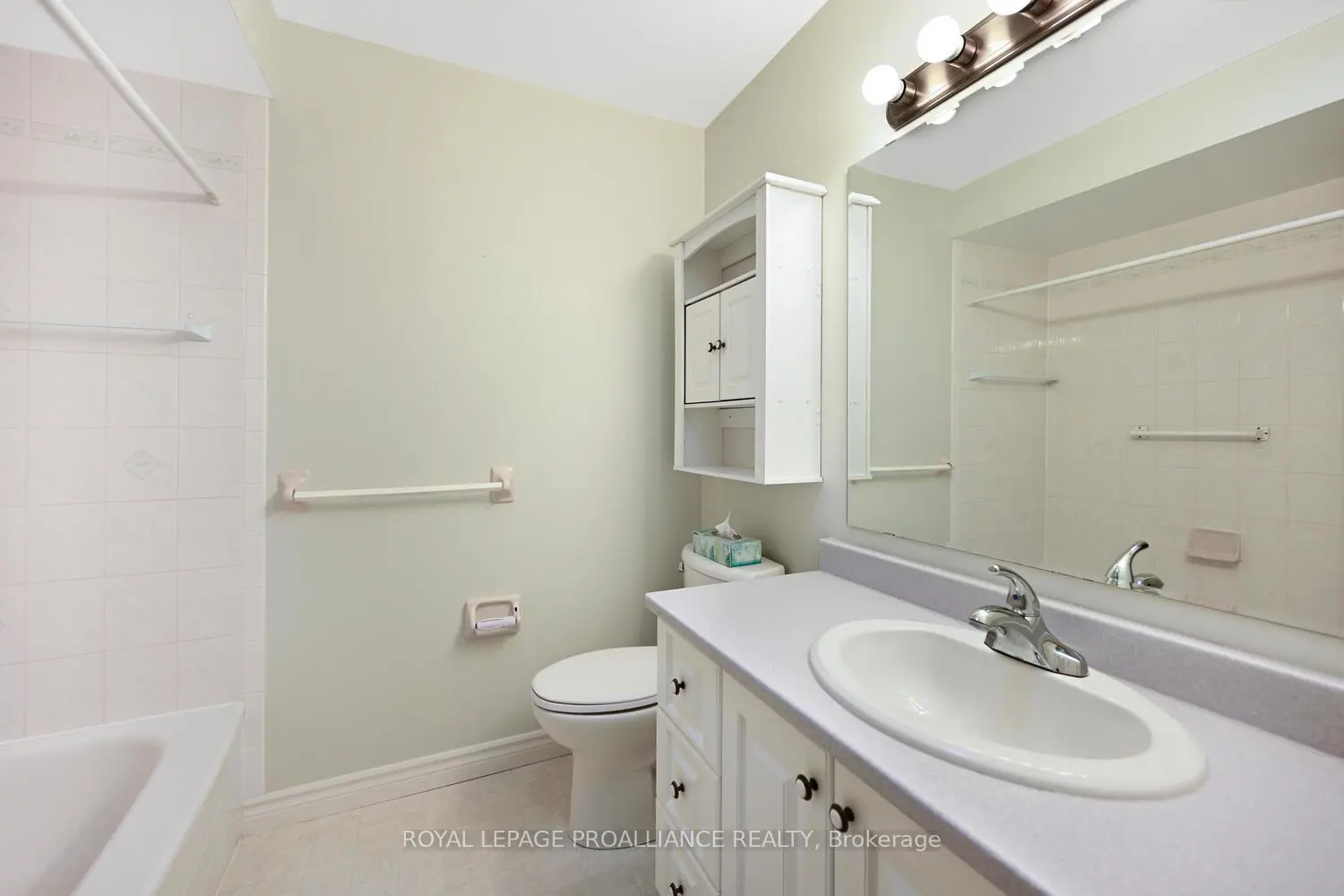 Additional image 16 of 1003 Montrose Street