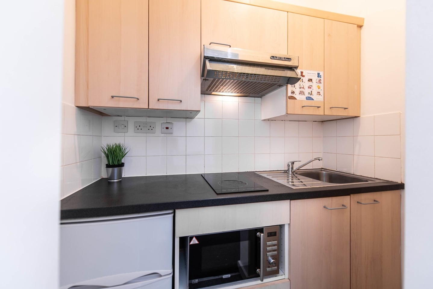 Additional image 4 of Bedsit, Gilda Brook Road, M30, N1 7GU