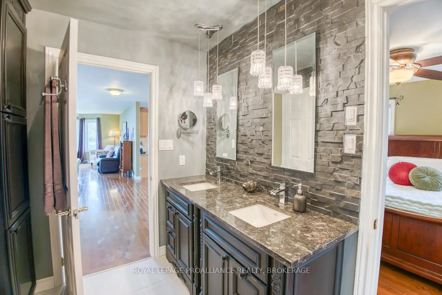 Additional image 8 of 2318 15 Highway