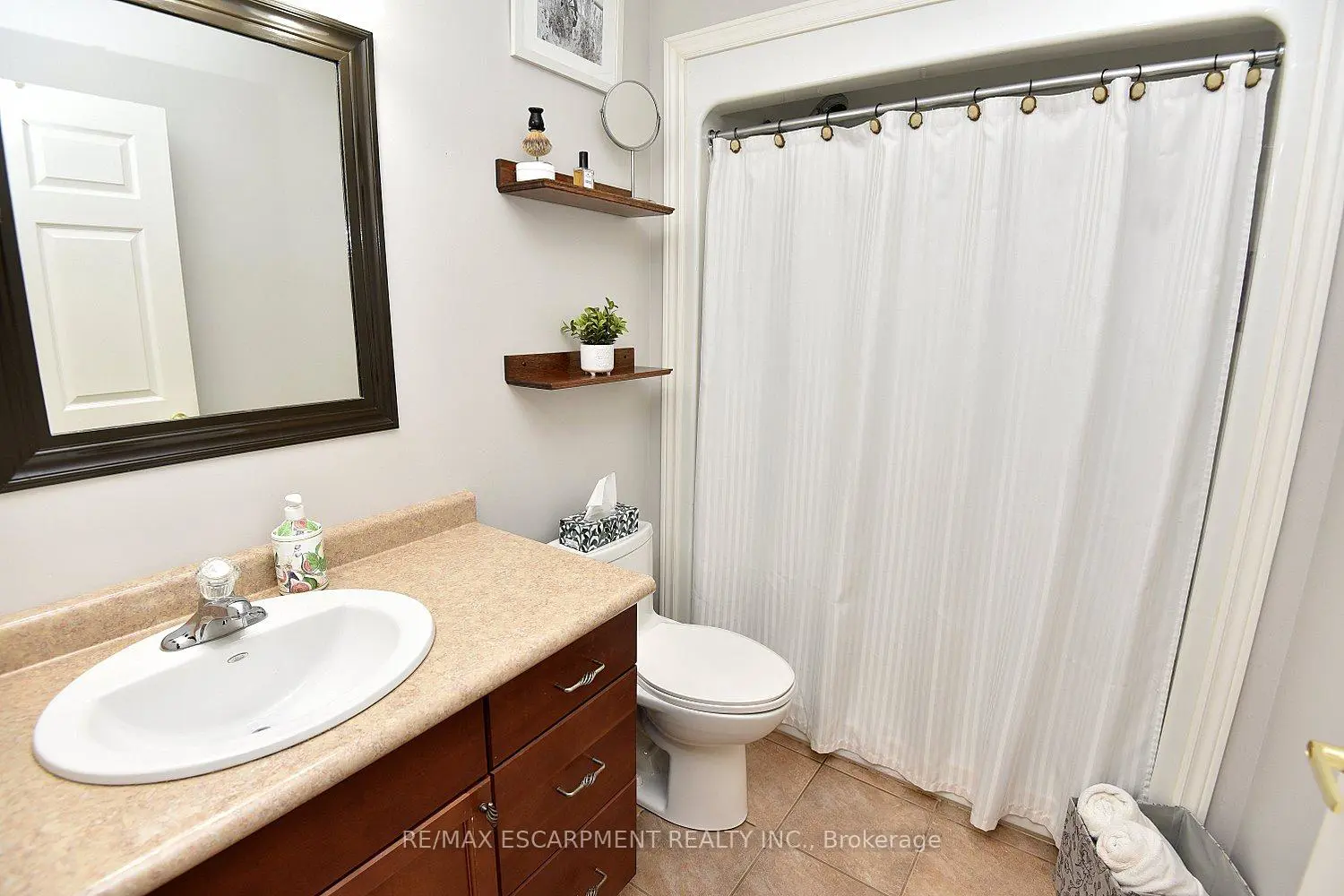 Additional image 8 of 34 Davis Street