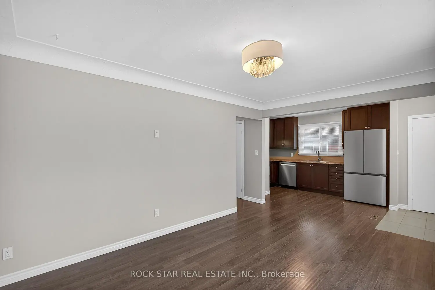 Additional image 4 of 399 East 15Th Street