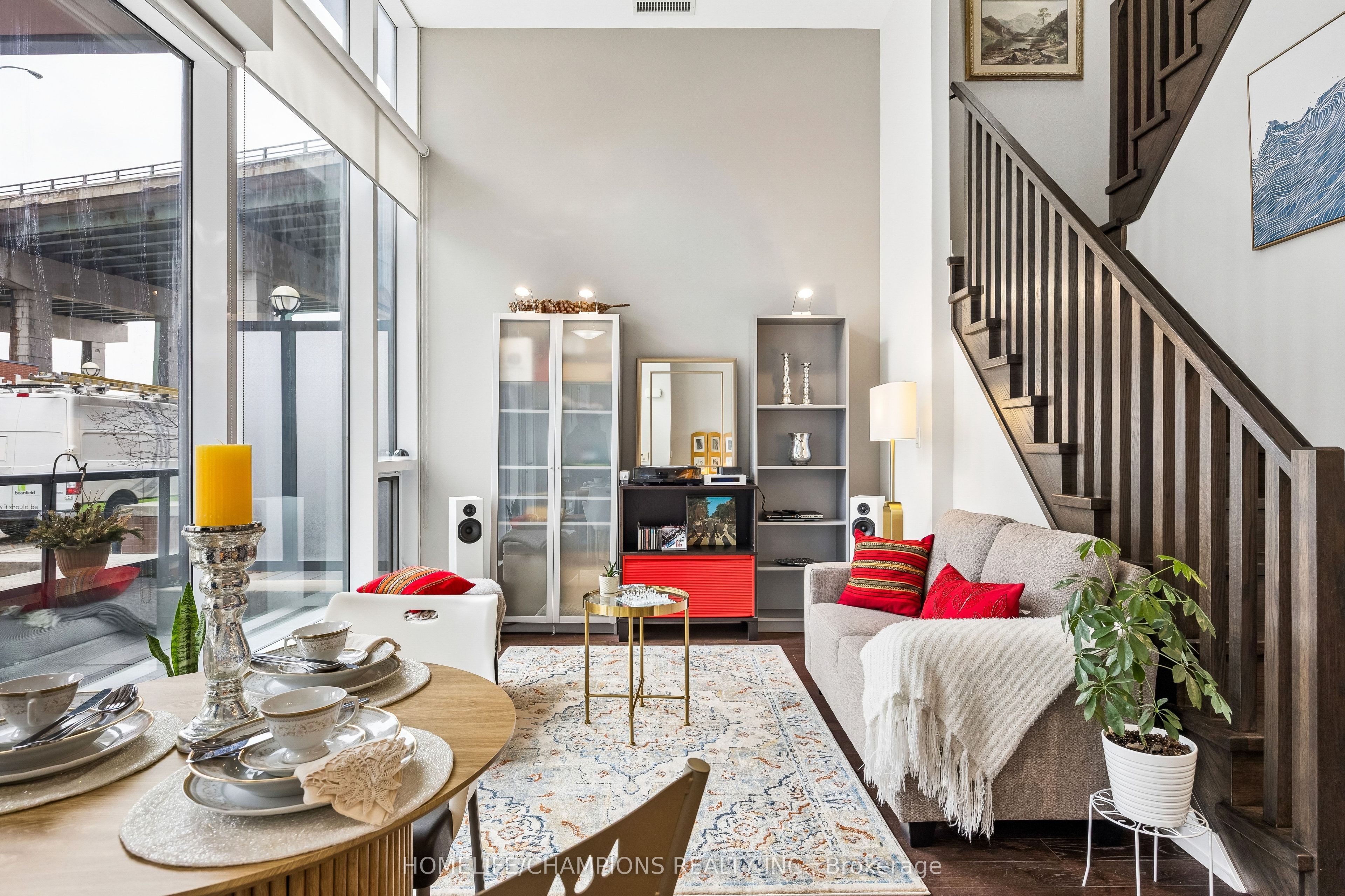 Additional image 3 of Th10-20 Bruyeres Mews, Toronto, ON, M5V 0G8