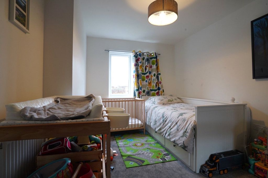 Additional image 11 of 4 bed end terrace house for saleLittle Wood Crescent, Wakefield, West Yorkshire WF1