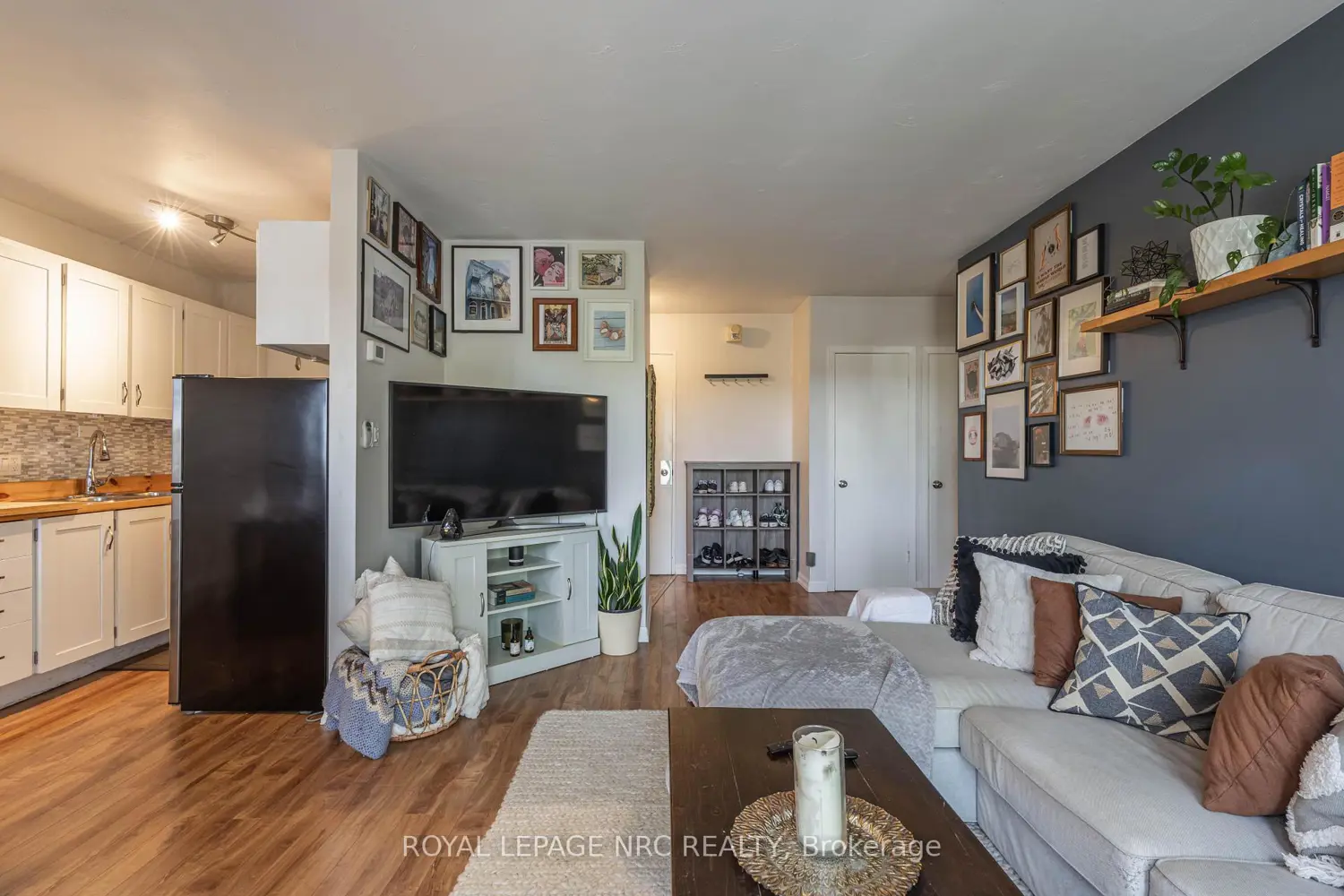 Additional image 7 of 456 Carlton Street 34