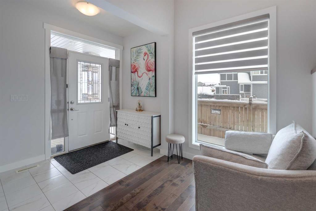 Additional image 3 of 546 Sherwood Boulevard NW, Calgary, AB, T3R 0R7