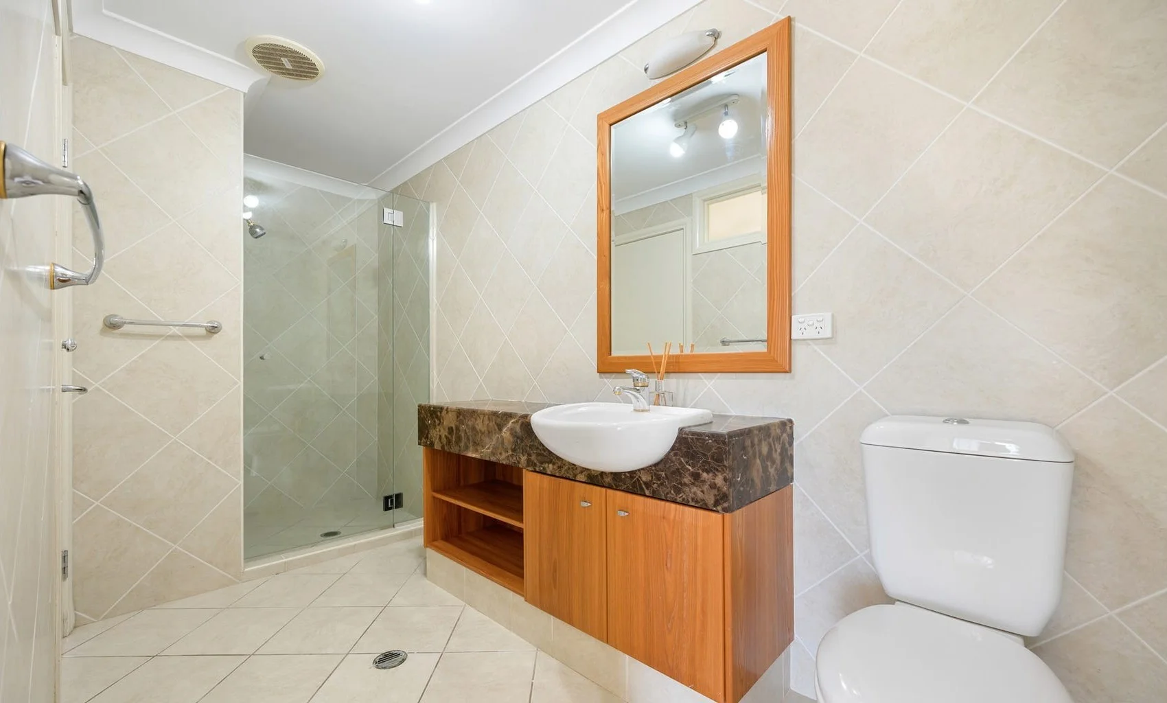 Additional image 18 of 15 Excalibur Court, Sovereign Islands QLD 4216