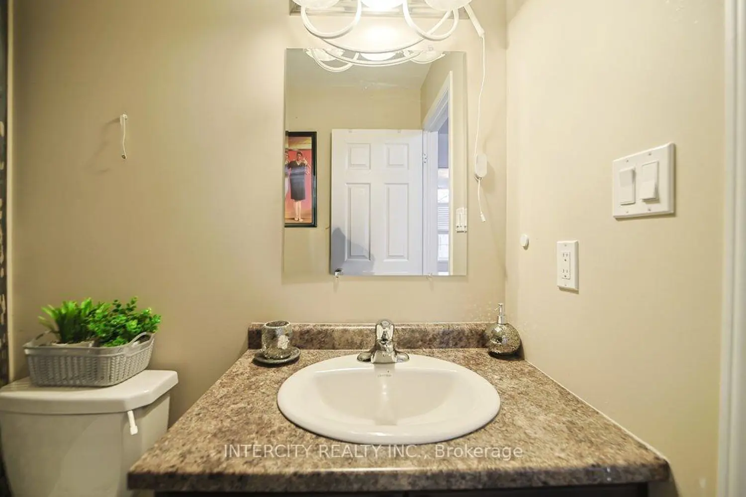 Additional image 19 of 21 Diana Avenue 74