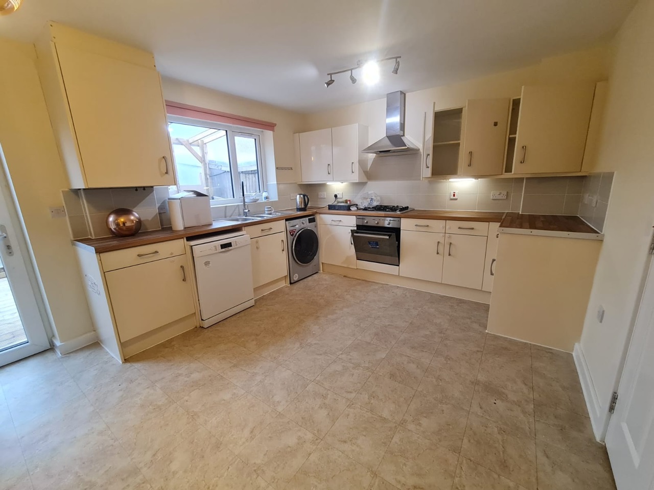 Additional image 12 of 3 Bed Terraced House, Amersham Park Road, M6, N1 7GU