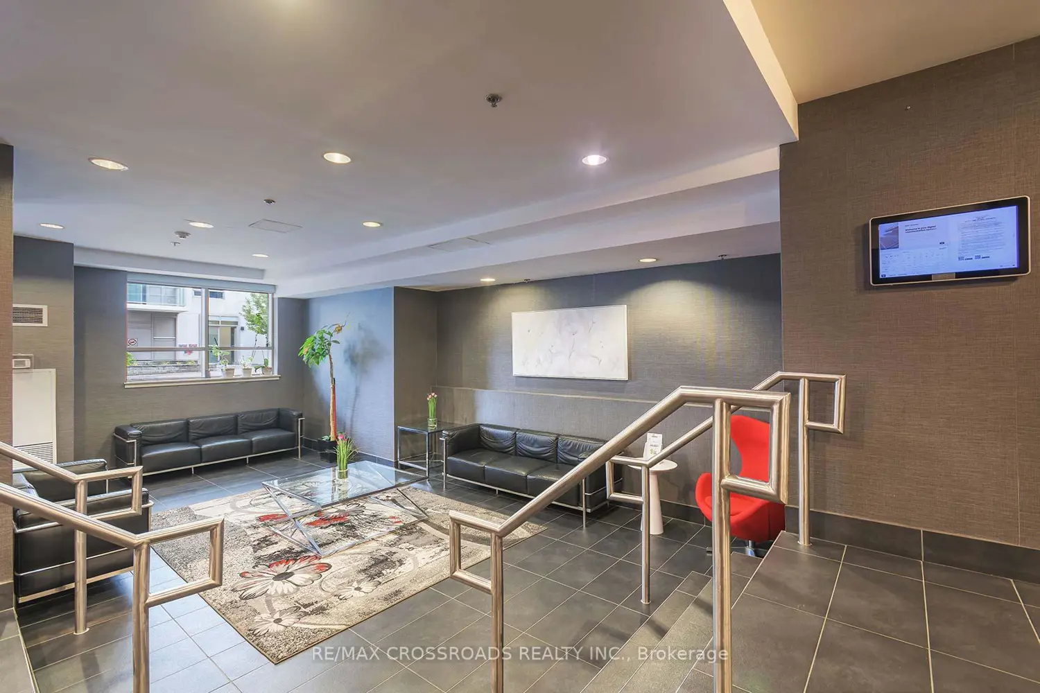 Additional image 6 of 812 Lansdowne Avenue 114