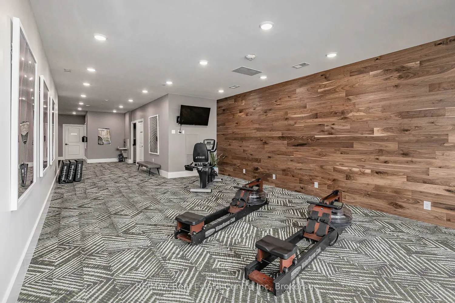 Additional image 15 of 1880 Gordon Street 104