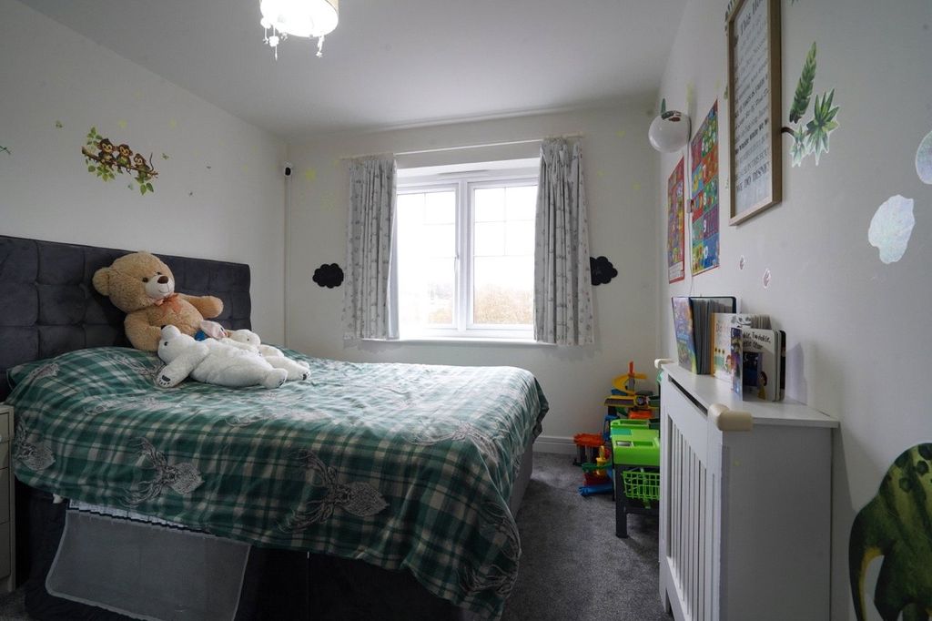Additional image 13 of 4 bed end terrace house for saleLittle Wood Crescent, Wakefield, West Yorkshire WF1