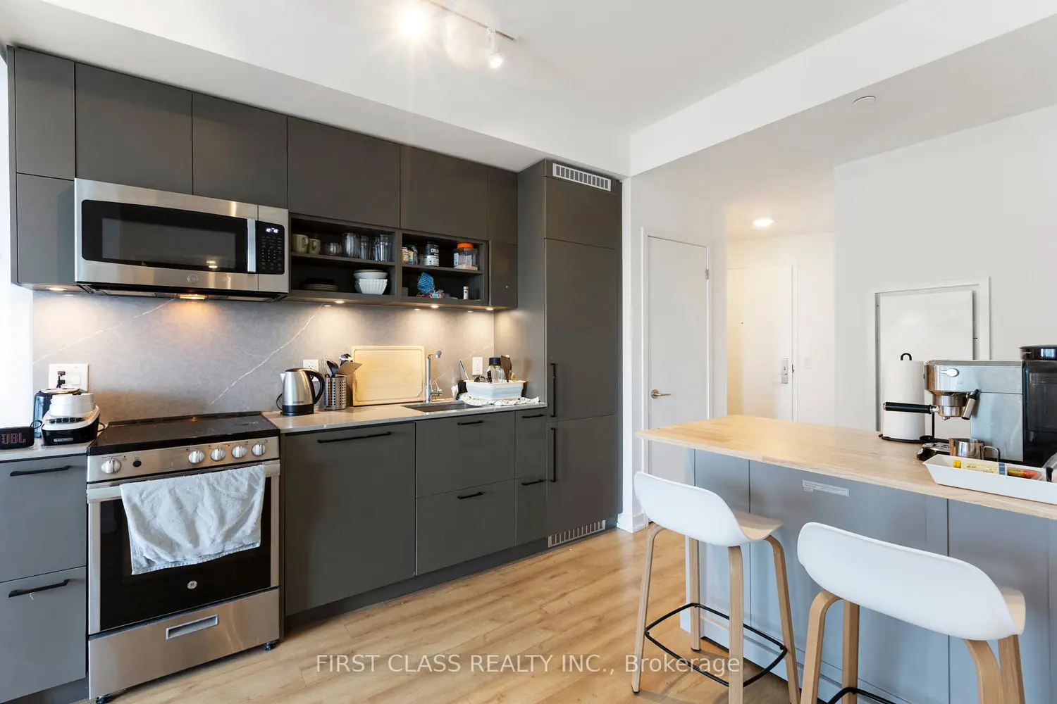 Additional image 6 of 135 East Liberty Street 2606
