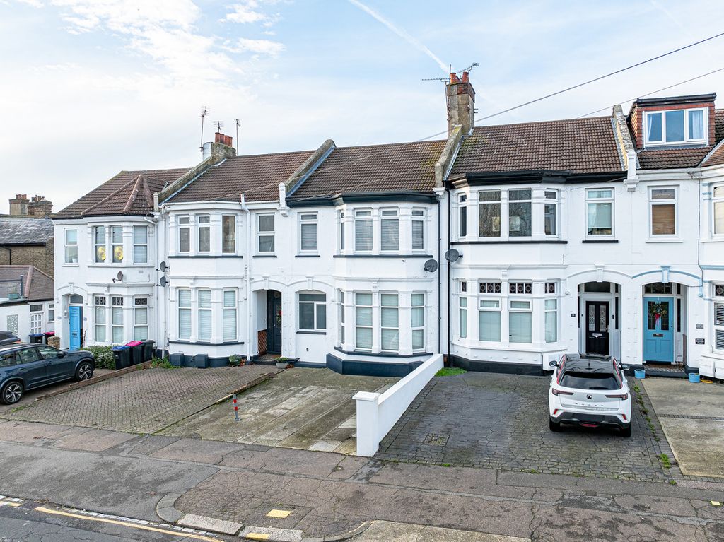 2 bed flat for saleSeaforth Road, Westcliff-On-Sea SS0