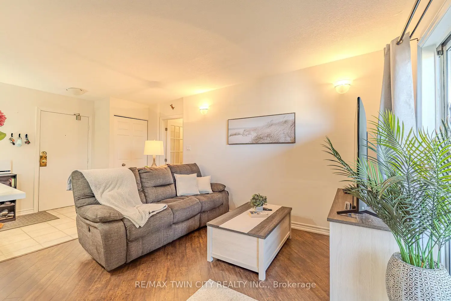 Additional image 6 of 648 Grey Street 305