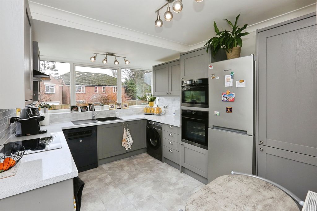 Additional image 6 of 3 bed detached bungalow for saleLower Northam Road, Hedge End, Southampton SO30