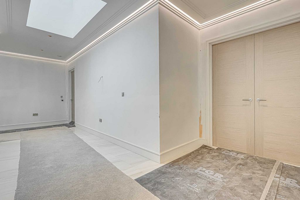 Additional image 15 of 3 bed penthouse for saleBeech Road, Benfleet SS7