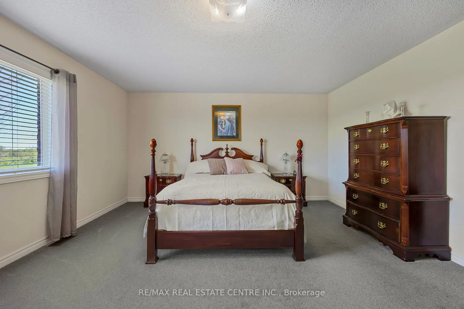 Additional image 16 of 904 O'reilly Crescent