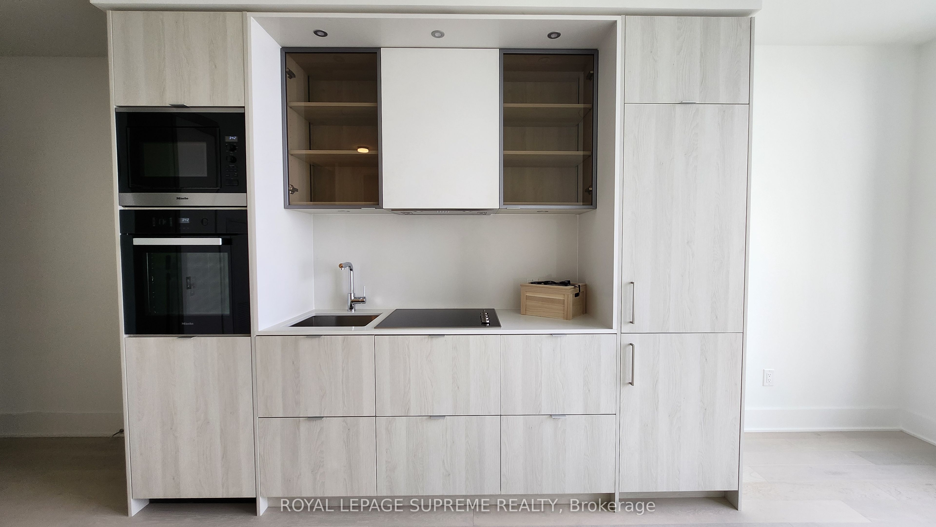 Additional image 4 of 5805-11 Yorkville Avenue, Toronto, ON, M4W 0B7