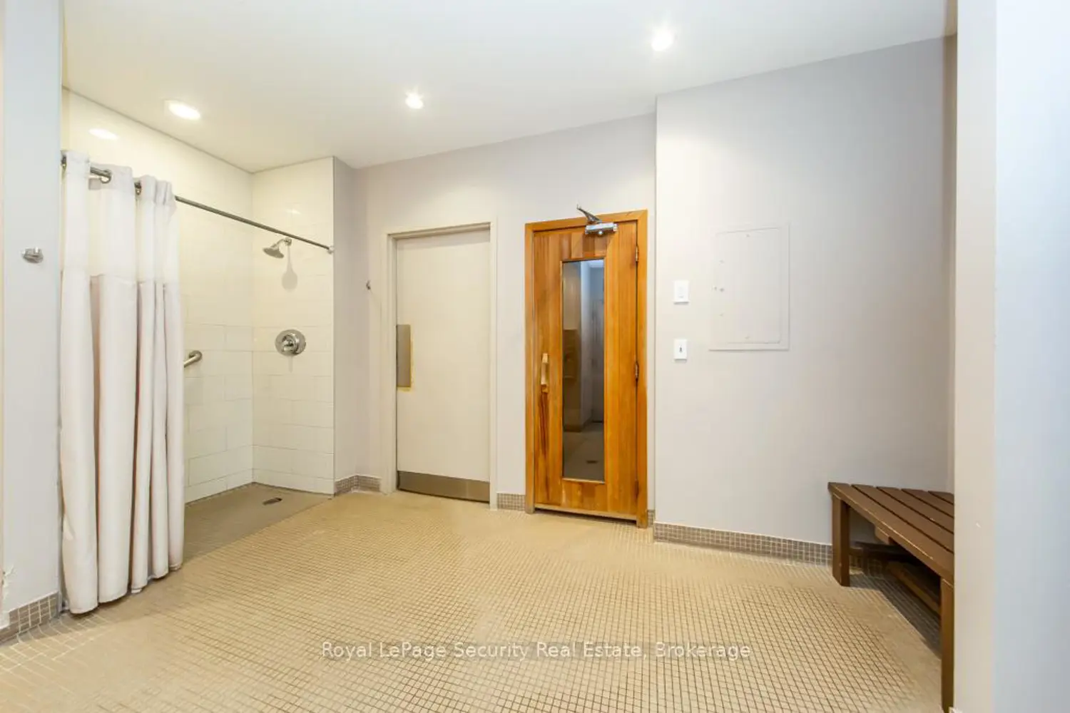 Additional image 20 of 38 Fontenay Court 1402