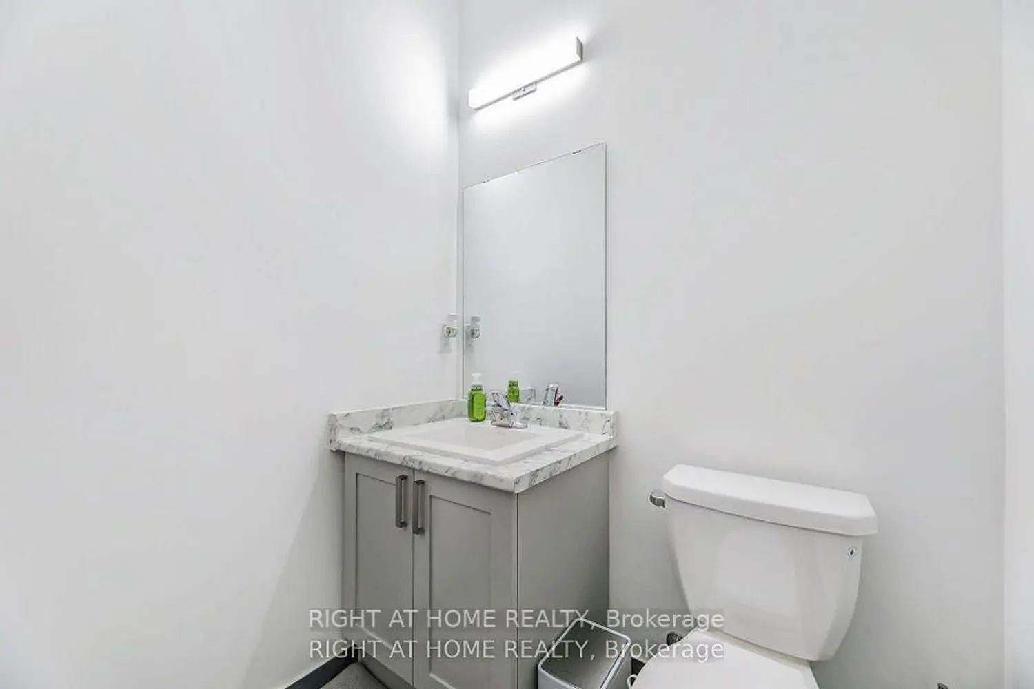 Additional image 7 of 1063 Douglas Mccurdy Common 213