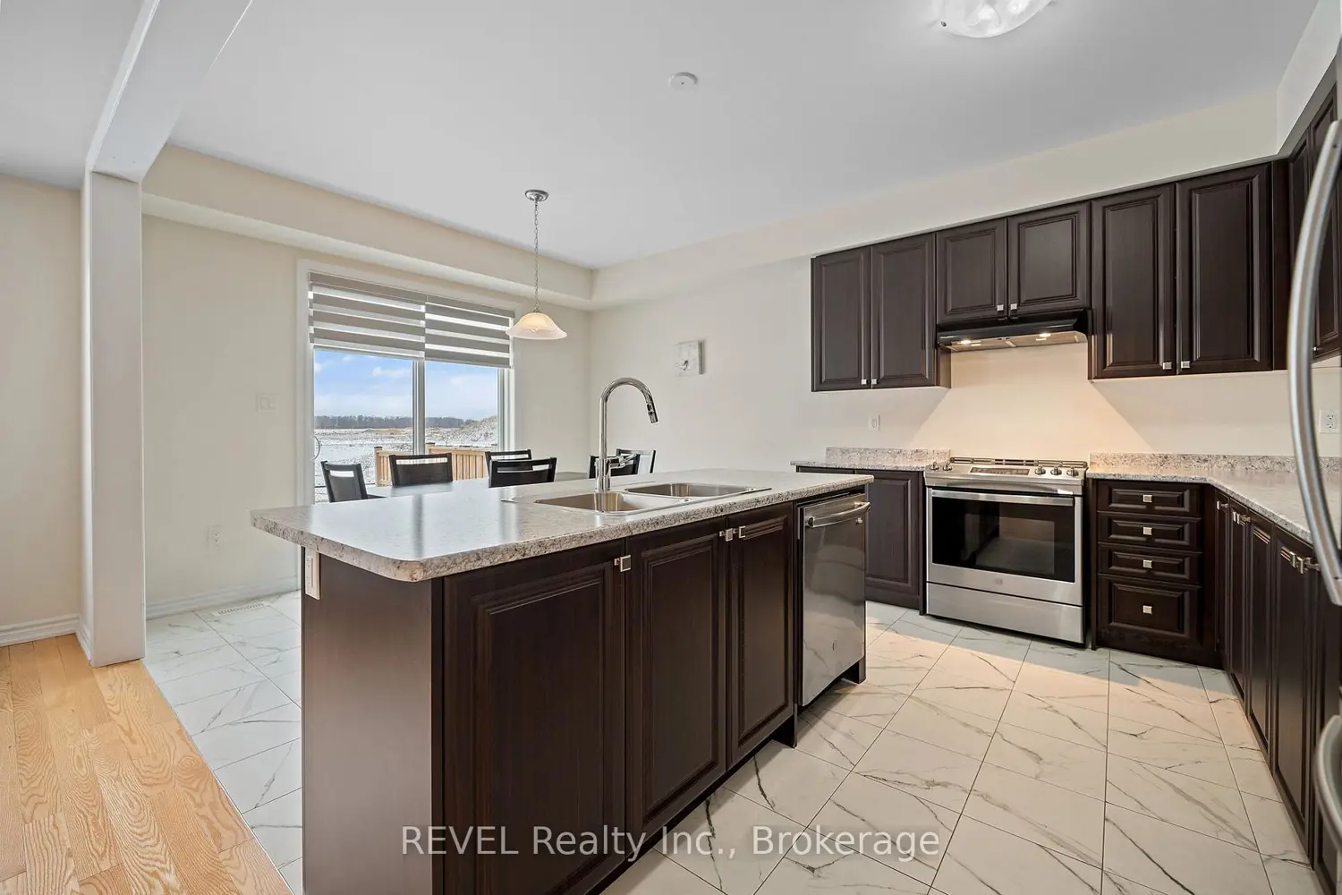 22 Peach Street photo 3
