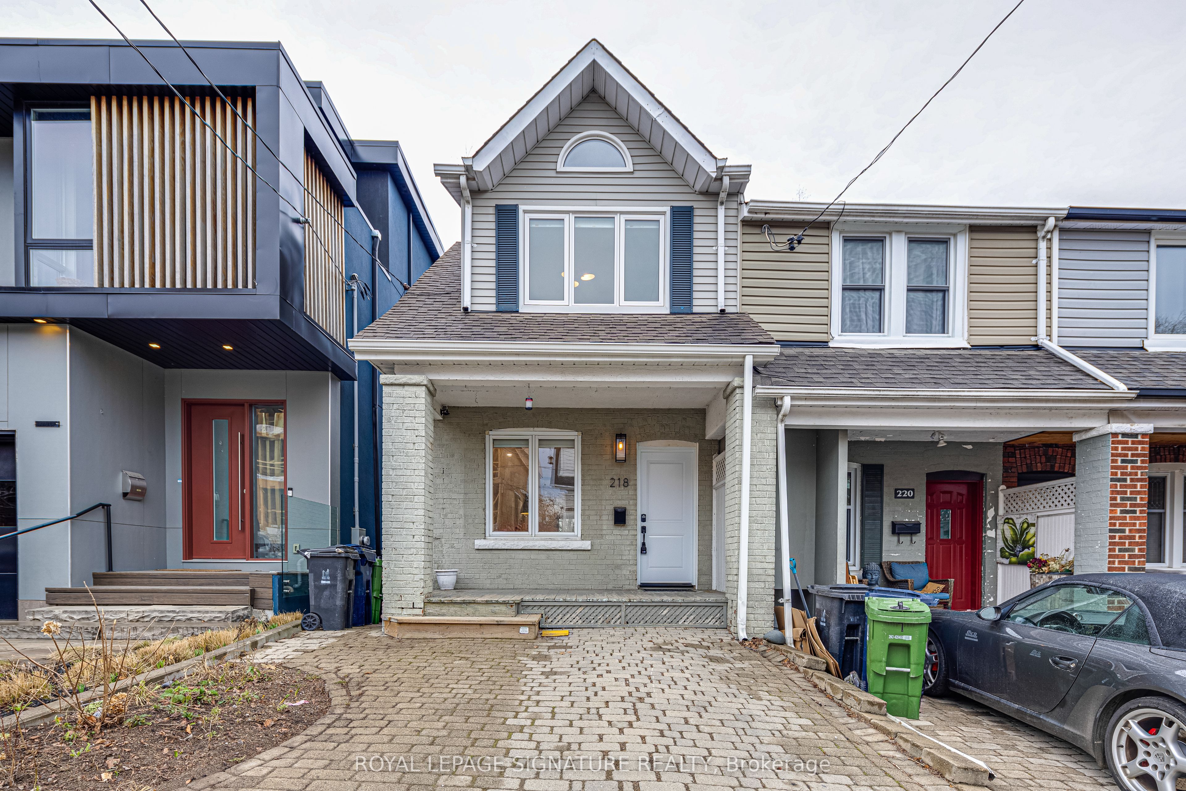 218 Lee Avenue, Toronto, ON, M4E 2P3