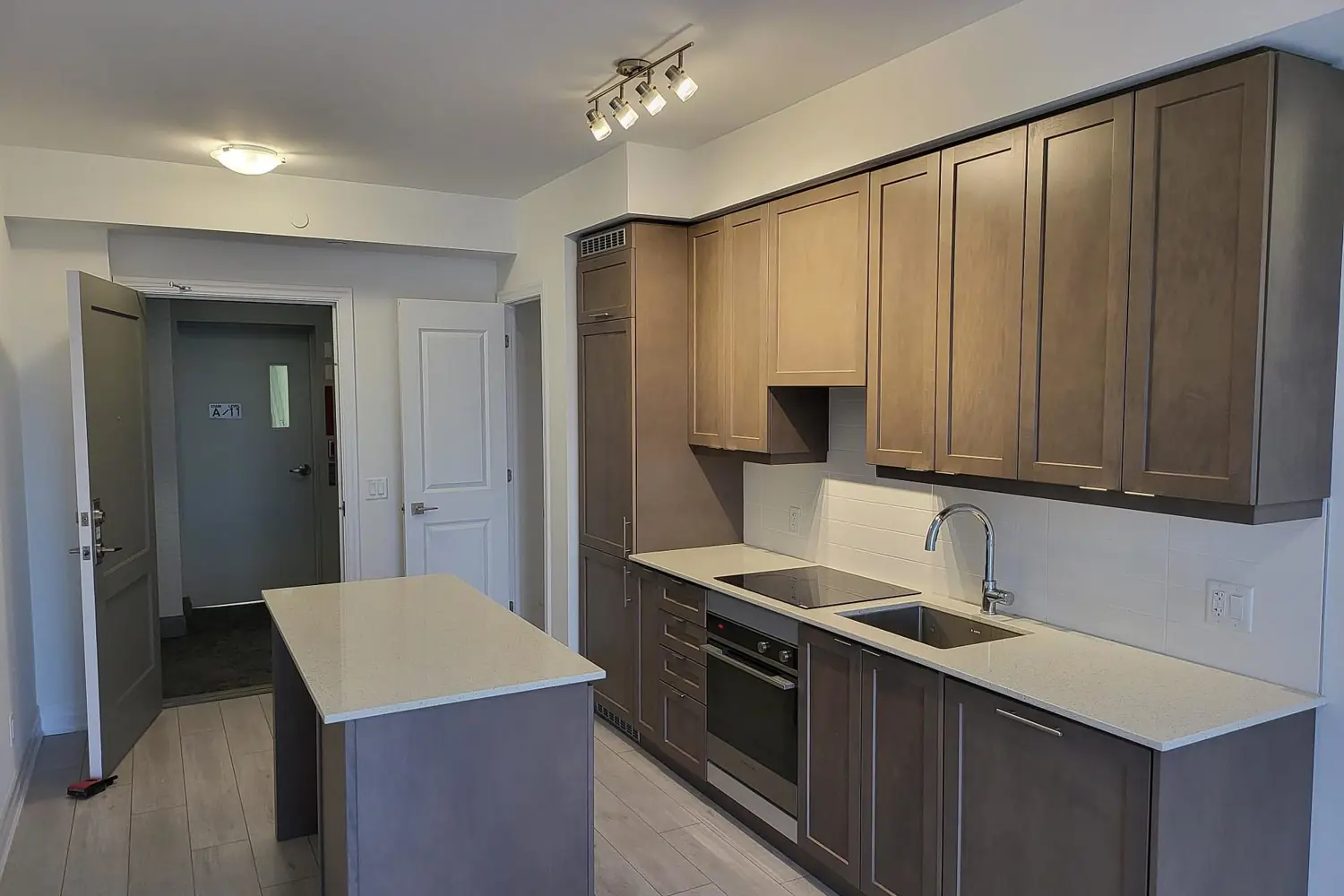 Additional image 6 of 30 Elm Drive 1102