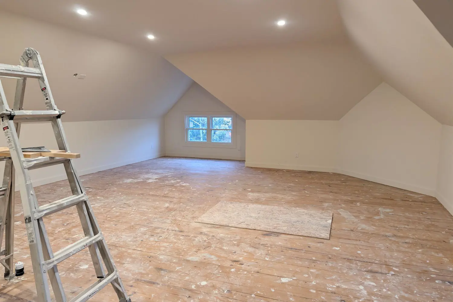 Additional image 12 of 555 Erie Street