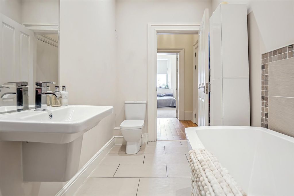 Additional image 10 of 3 bed flat for saleHelenslee Road, Dumbarton G82