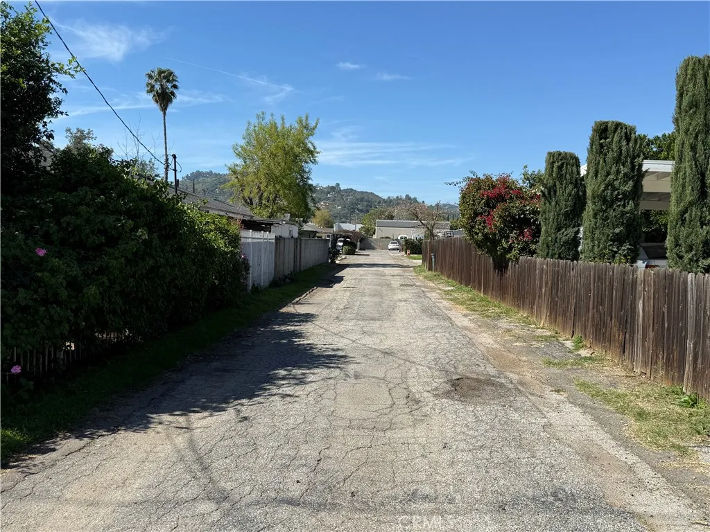 Additional image 4 of 2211 Casitas Avenue, Altadena, CA 91001