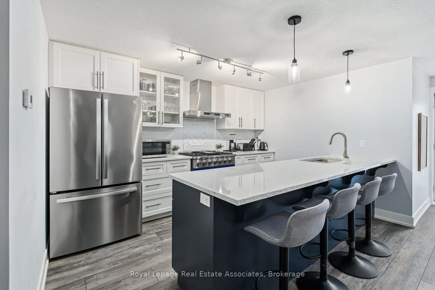 Additional image 4 of 17 Centre Street 102