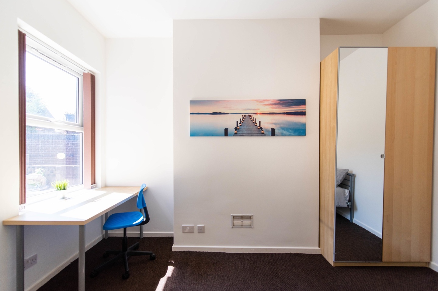 Additional image 2 of Bedsit, Gilda Brook Road, M30, N1 7GU